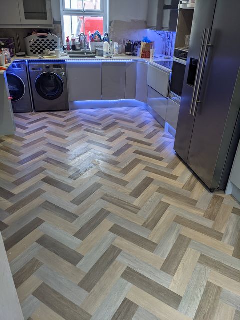 Mixed-tone herringbone LVT, kitchen and utility